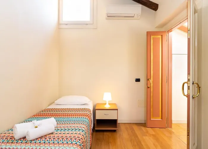 Ca' Dei Mercanti Apartment *