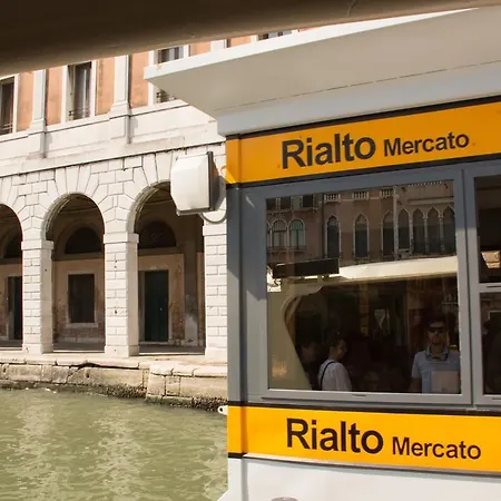 Ca' Dei Mercanti Apartment *